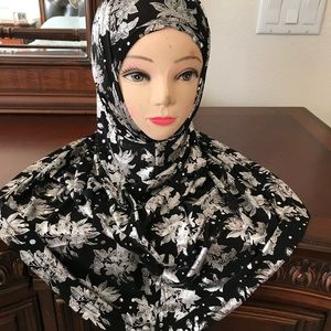 NWOT Hijab black and silver hijab